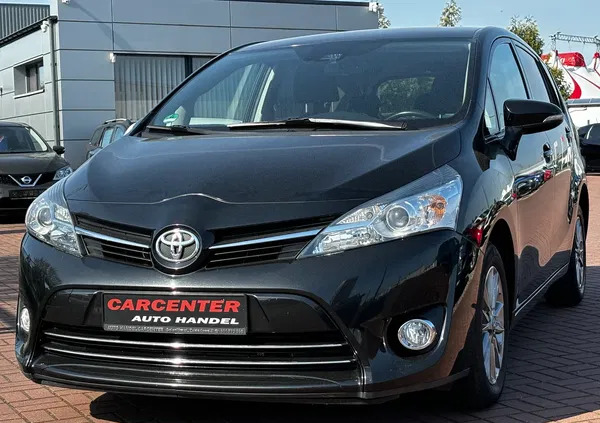 toyota verso Toyota Verso cena 57999 przebieg: 118000, rok produkcji 2016 z Józefów